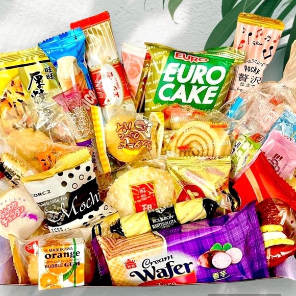 GLOBAL SNACKVENTURES SURPRISE BOX - ✰ MADE TO ORDER - ©️ CHONNI STUDIOS - Picture 4 of 7